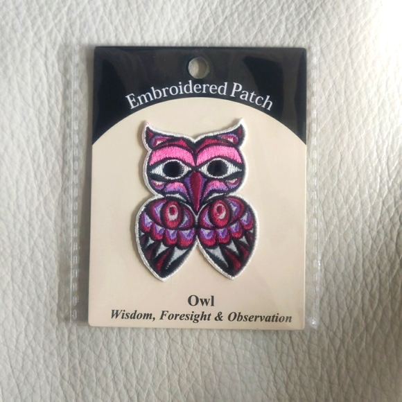 'Owl' 2.5" Embroidered Patch Indigenous Design by Douglas Horne - Picture 1 of 4